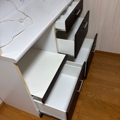 ニトリ食器棚の画像