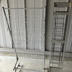 本棚　カタログ　雑誌　本　の画像