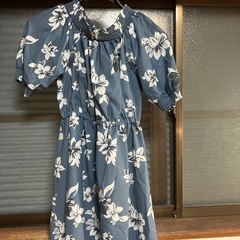 未使用ブラウス、、ワンピースの画像