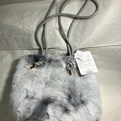 新品未使用、フェイクファーショルダーバッグの画像