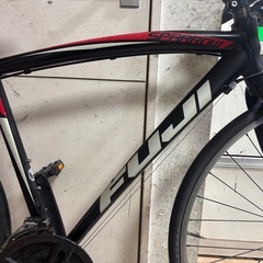 FUJI SPARROWフジ　クロスバイク ブラック/レッドの画像