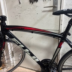 FUJI SPARROWフジ　クロスバイク ブラック/レッドの画像