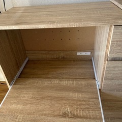 LOWYA製キッチンカウンター（伸縮式・棚・コンセント付き）の画像