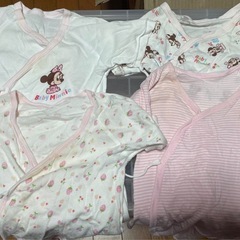 （女の子）新生児から使える洋服の画像