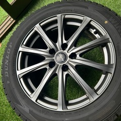 スタッドレスタイヤの画像