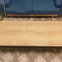 縦長テーブルの画像