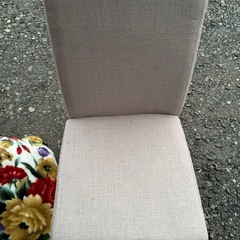 リフトテーブルと椅子セットの画像