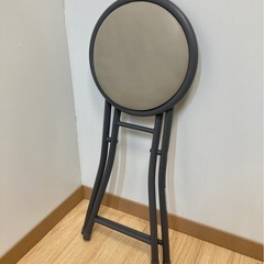 ニトリ　折りたたみスツール　グレーの画像