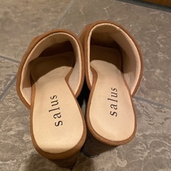 salusサンダル　未使用
の画像