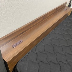 ダブルベッドフレーム＋マットレスの画像