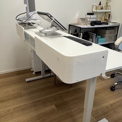 【差し上げます】昇降式デスクの画像
