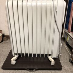 配送可　空気を汚さない暖房器具　デロンギ　DeLonghi オイルヒーター【4～11畳用】　ON/OFFタイマー機能付き V551115EFS　動作確認済み　中古美品の画像