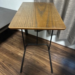 サイドテーブルの画像