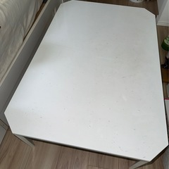 折りたたみテーブルの画像