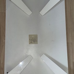 折りたたみテーブルの画像