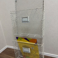 アンティーク調　書類ラックの画像