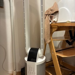 羽なしタワーファン（空気清浄機＋加湿器搭載）の画像