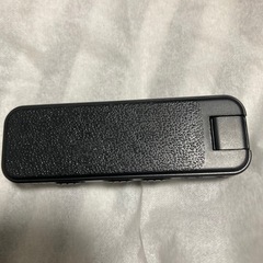 新品ボディカメラ本体、充電ケーブルの画像