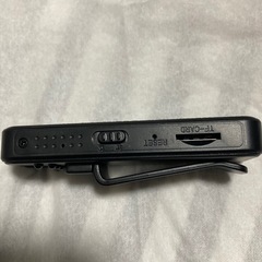 新品ボディカメラ本体、充電ケーブルの画像