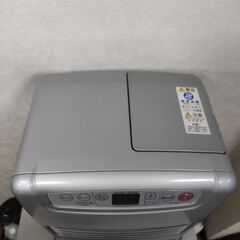 ダイニチ 石油ファンヒーター ブルーヒーター FW-3219S  木造：9畳 / コンクリート：12畳  2019年製の画像