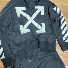 モンクレール　OFFWHITE　セットアップの画像