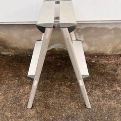 2段脚立の画像