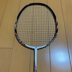 バドミントンラケットの画像