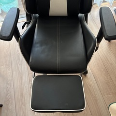 ゲーミングチェアの画像