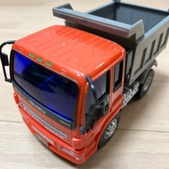 トイコーのダンプカーとショベルカーの画像