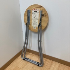 木製折りたたみスツールの画像