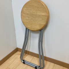 木製折りたたみスツールの画像