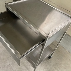 キッチンワゴン　ステンレス　引出し.キャスター付の画像