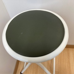 ニトリ　折りたたみスツール　ホワイトの画像