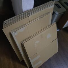 段ボール14枚（３枚、４枚、７枚）の画像