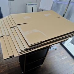 段ボール14枚（３枚、４枚、７枚）の画像