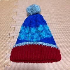 幼児用　手編み　ニット帽とマフラーの画像