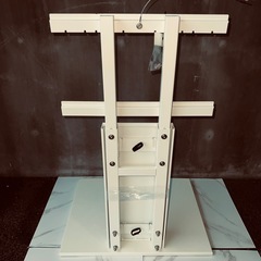 テレビ台　白色　鉄製の画像