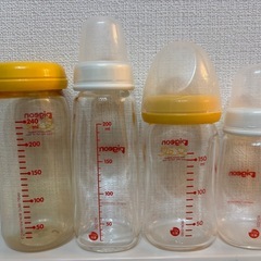 pigeon ピジョン　哺乳瓶×4つの画像