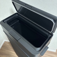 【新品・未使用】25L 薄型ゴミ箱の画像