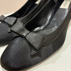 MICHEL KLENパンプスの画像