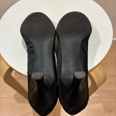 MICHEL KLENパンプスの画像