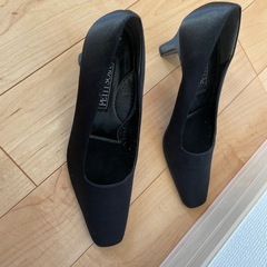 新品未使用　パンプス　23.5cm　黒　冠婚葬祭の画像