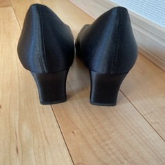 新品未使用　パンプス　23.5cm　黒　冠婚葬祭の画像