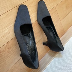 新品未使用　パンプス　23.5cm　黒　冠婚葬祭の画像