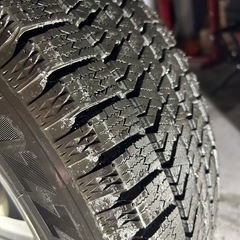 美品　215/65R16 スタッドレス　ブリヂストン アルファード ヴェルファイアの画像