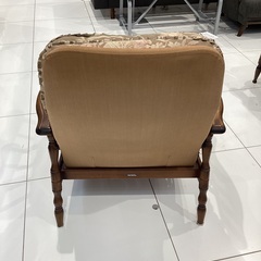 【軽トラック90分無料貸出】karimoku（カリモク）肘掛椅子の画像