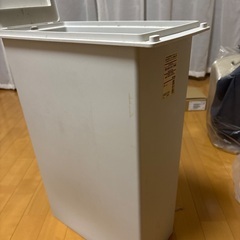 無印30リットル蓋付きゴミ箱の画像