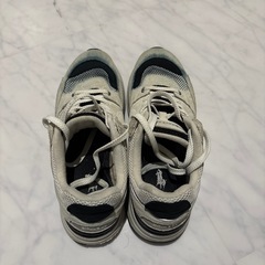 Poloスニーカー白の画像