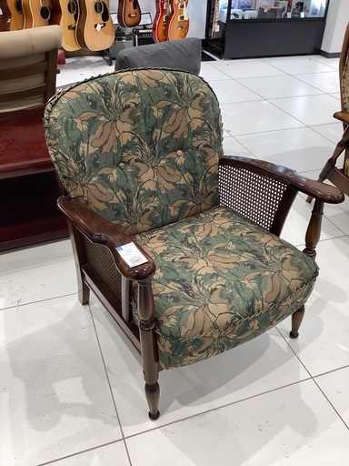 【軽トラック90分無料貸出】karimoku（カリモク）アームチェア