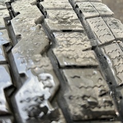 スタッドレスタイヤ　195/80R15 107/105LT 4本の画像